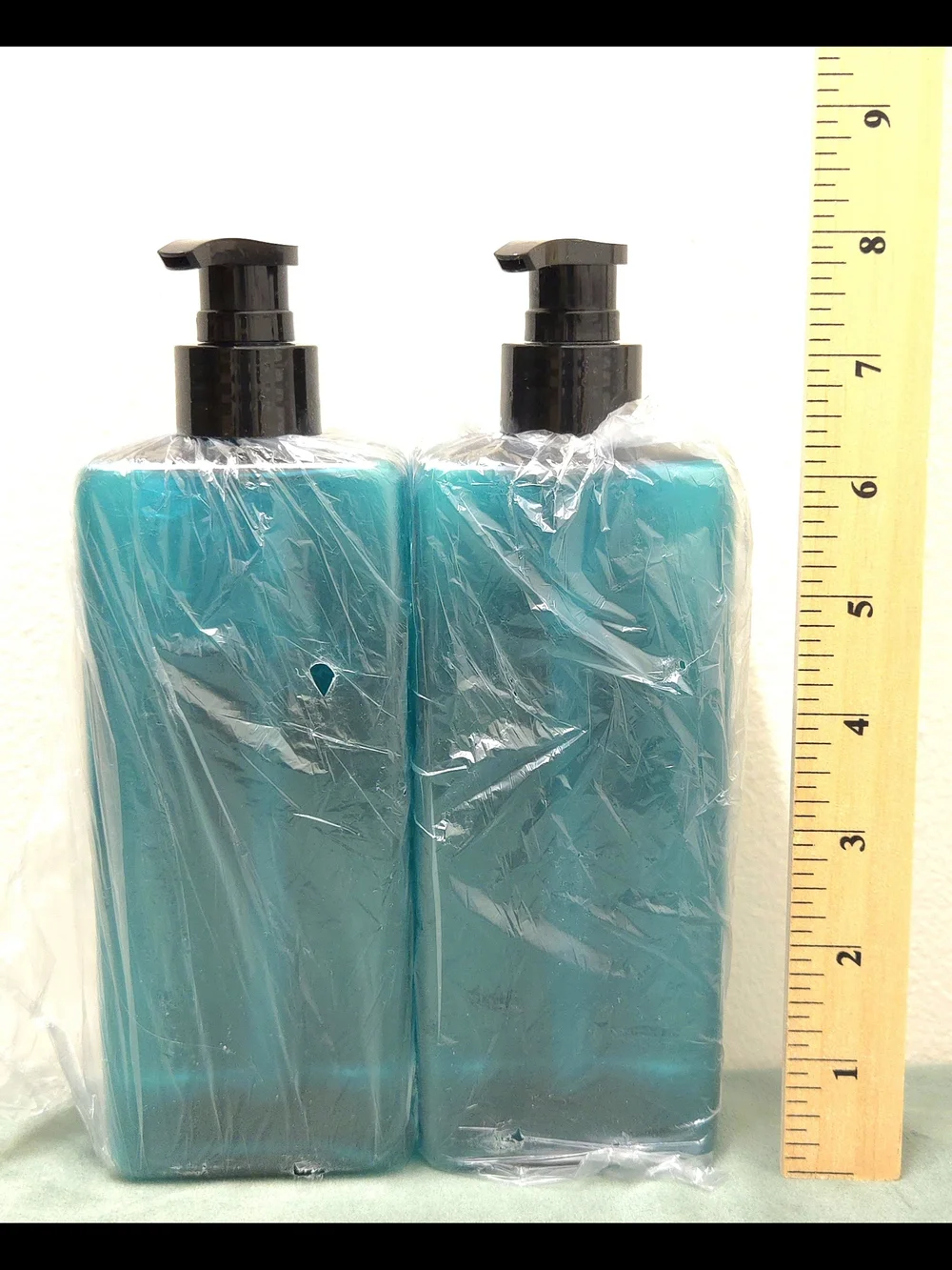 Teal plastic pump lotion shsmpoo conditioner soap bottles set (2)
